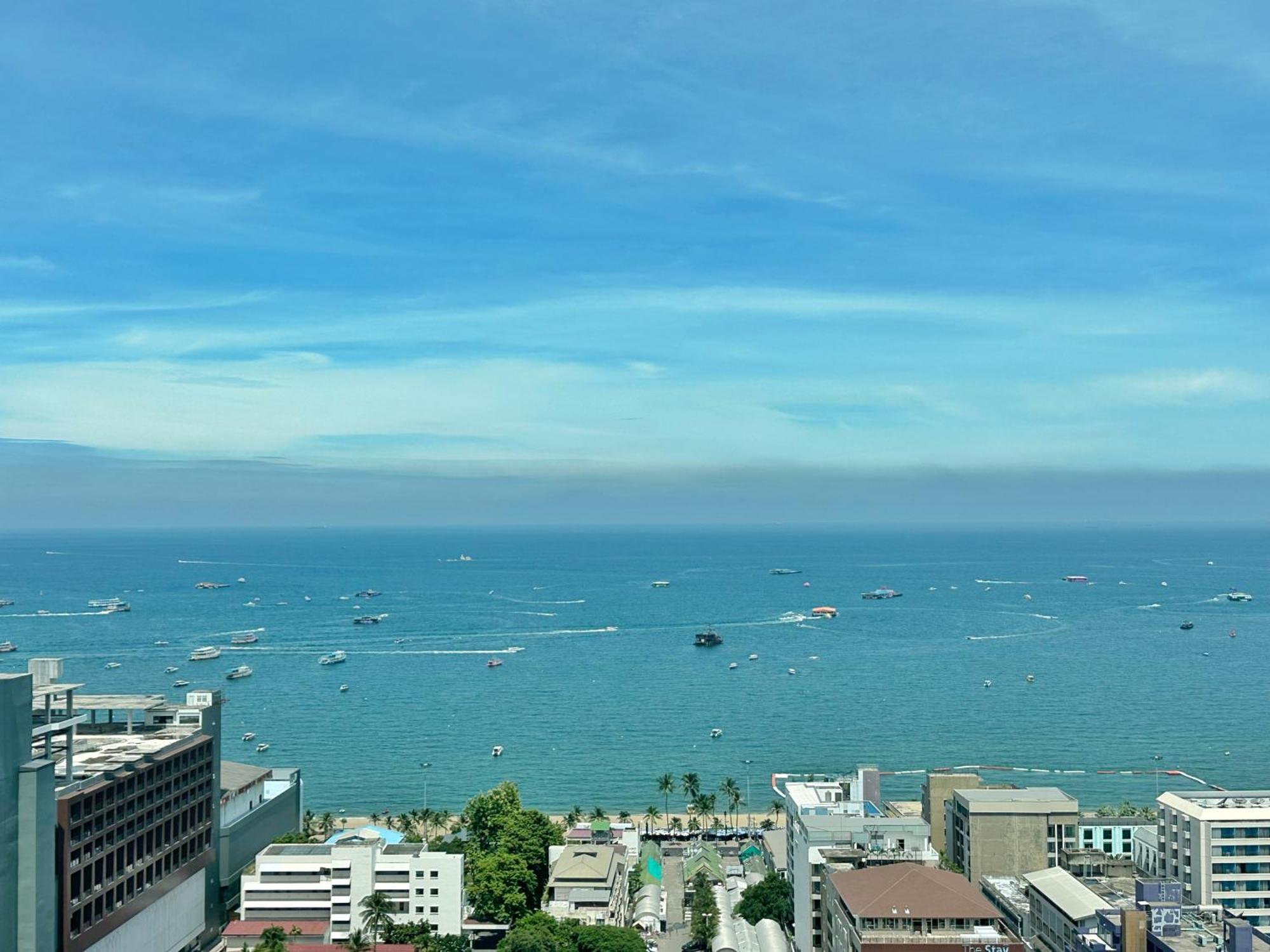 The Base Central Pattaya By Wwc Exterior foto