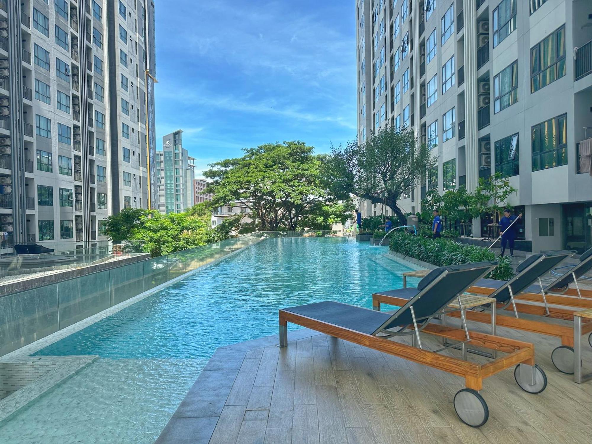 The Base Central Pattaya By Wwc Exterior foto